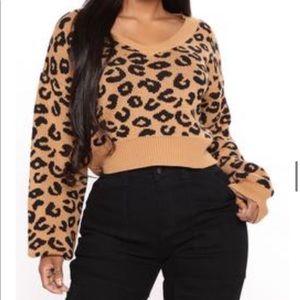 Cropped sweater from fashion nova. Worn once, great condition.